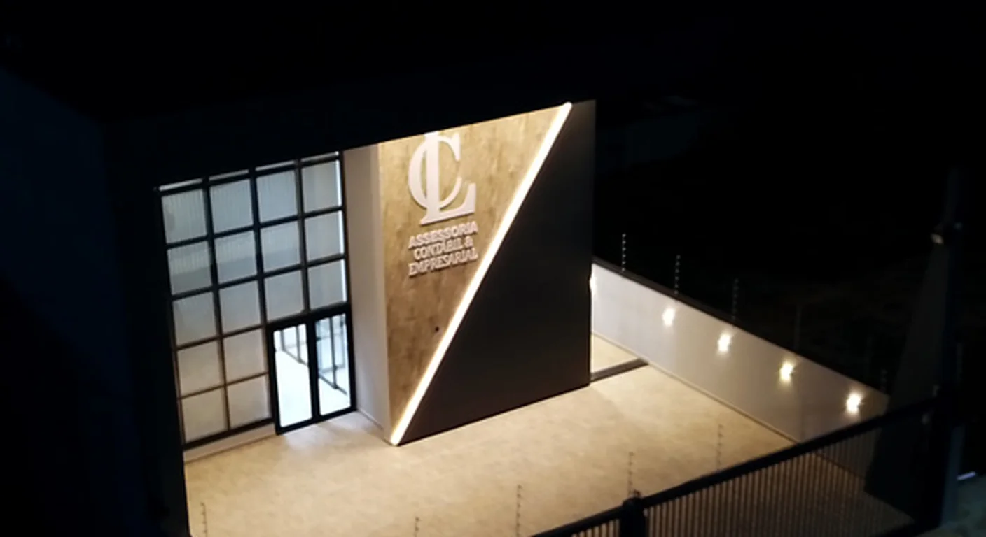 Fachada do escritório da LC Assessoria Contábil em Porto Feliz · SP